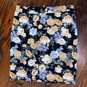 Floral Print Mini Pencil Skirt